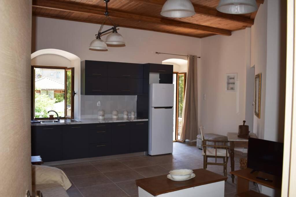Taygetus Apartments Xirokampi Екстериор снимка