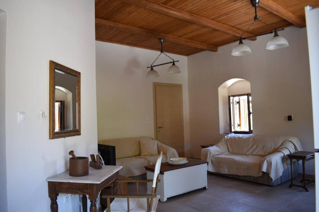 Taygetus Apartments Xirokampi Екстериор снимка